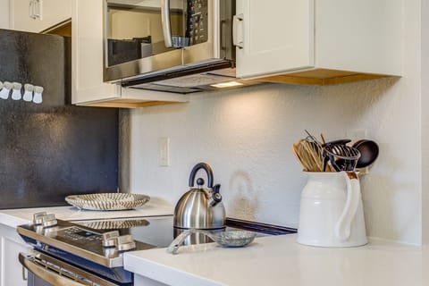 4-burner Electric Range