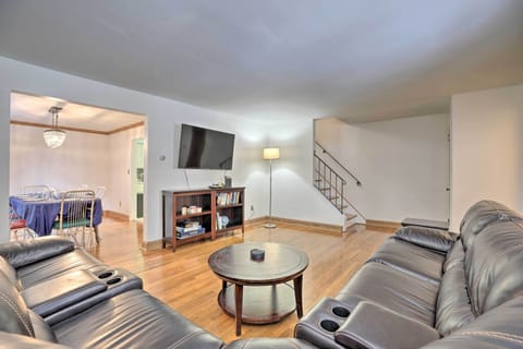 Pittsburg Vacation Rental Townhome | 4BR | 2.5BA | 2 Stories | 1,694 Sq Ft
