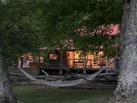 Summer view of the cabin 