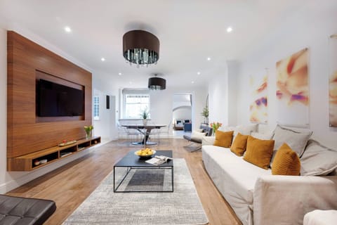 Private back area with  additional space & double bed. 