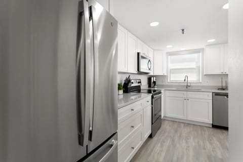 Shores of Madeira 501 Kitchen