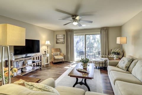 Ocean Club 18 Living Area