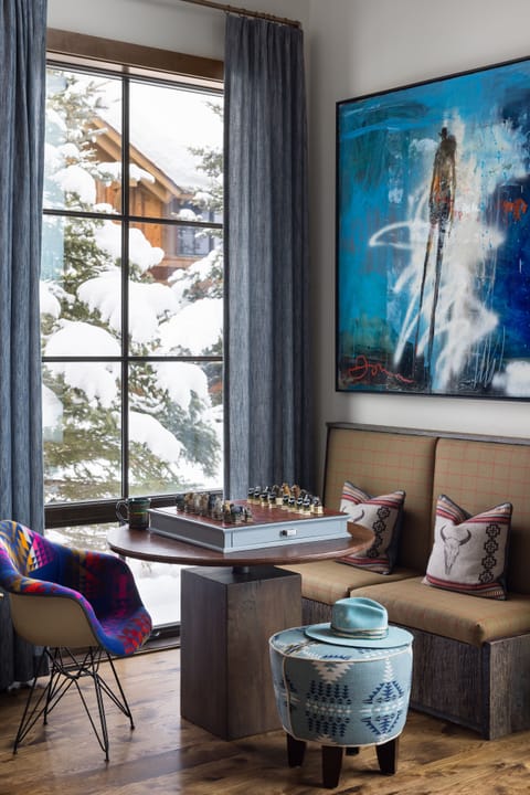 Living Room with mountain views