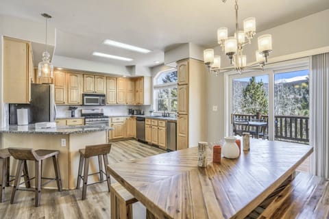 Full Kitchen with All Amenities