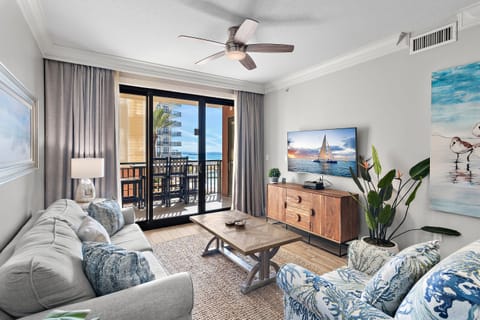 Welcome to Emerald Grande W222- Rexford's BEACH Retreat