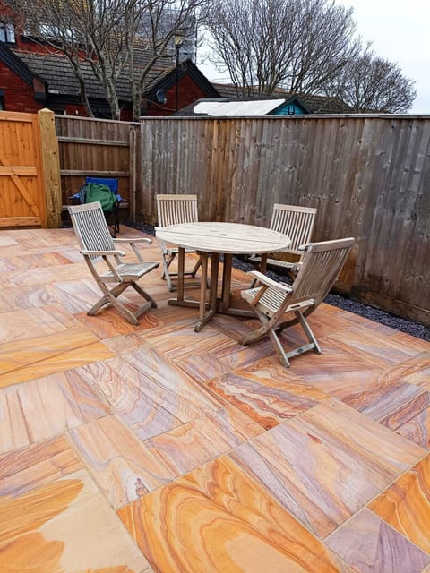 Backyard Dining Aerea, Patio