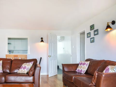 Living room/dining room | Harbour View, Cemaes Bay
