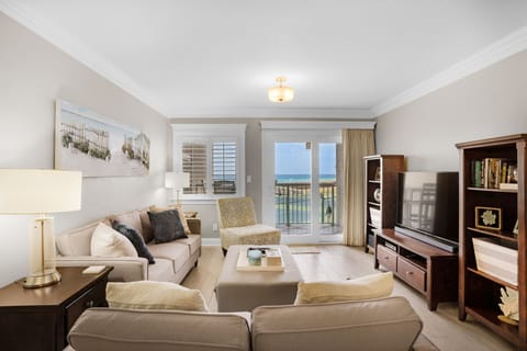 Holiday Surf  Racquet Club 216