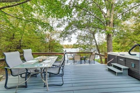 Private Deck | Sleepy Hollow Lake Views | Hot Tub | Gas & Charcoal Grills
