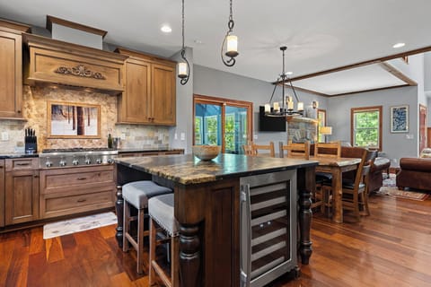 Serving and entertaining is a breeze here.