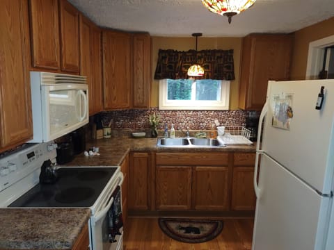 Full size kitchen appliances