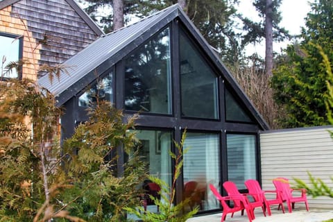 The Creekside Cottage