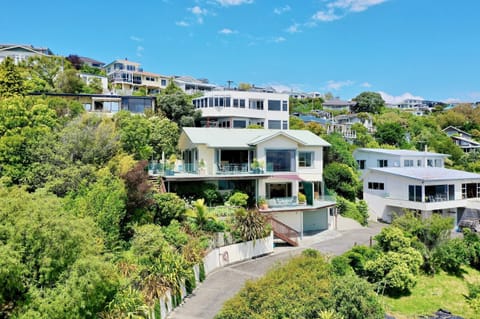 Harbour View - Three - Apt.2 occupies upper level & Apt.1 the lower level