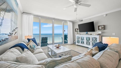 San Carlos 1201 - Living area overlooking the Gulf