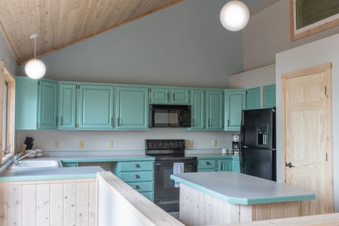 Second kitchen, perfect for assembling meals in private.