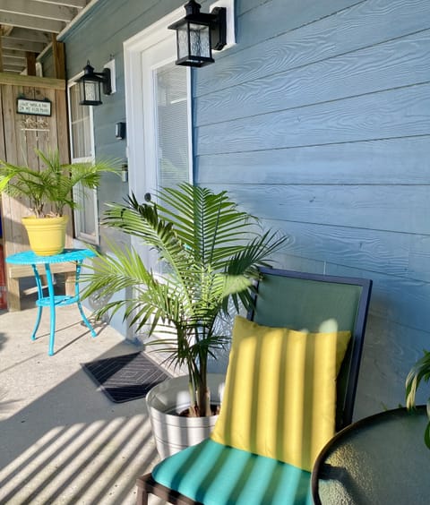 Sitting area at front door