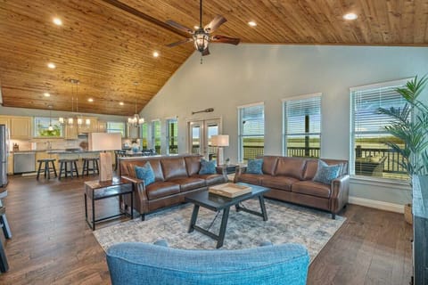 Living Room (1)