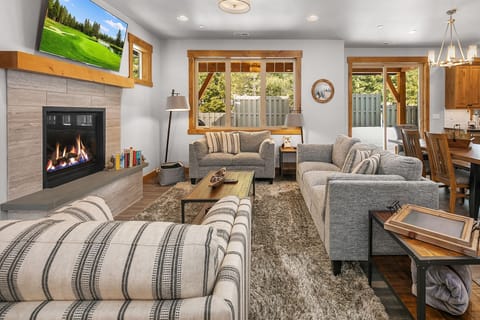 Big Bear Cabin: - Welcome to Big Bear Cabin in the heart of Suncadia Resort!