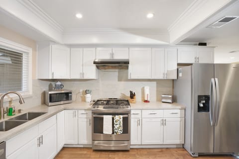 Kitchen-fully equipped kitchen.