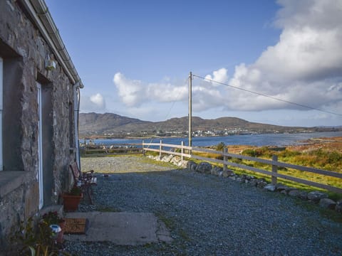 Bridies Cottage, Inishnee, Roundstone, County Galway