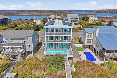 Exterior - Oceanfront / Pool Deck