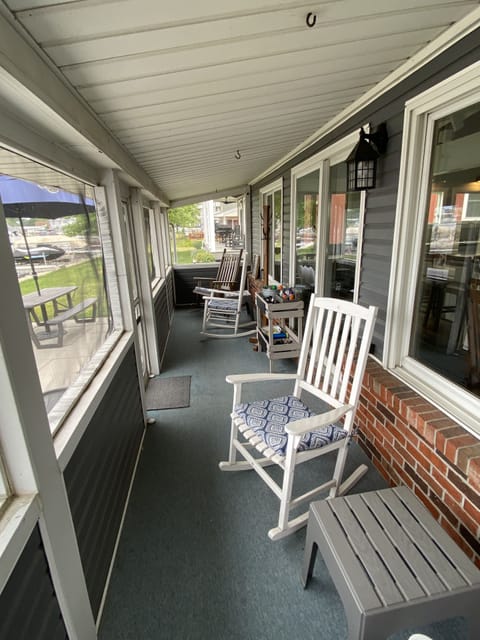 Screened in porch right side