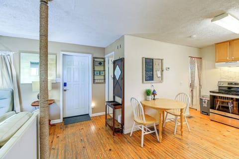 Dining Area | 2nd Floor | Dishware & Flatware Provided