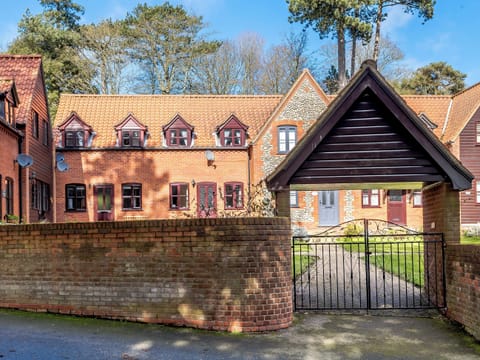 Exterior | Fir View Cottage, Cromer