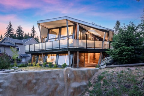 Stellar service for an unforgettable experience.