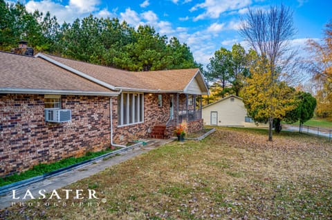 Spacious home, level walkways and nice front porch