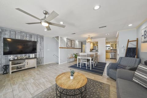 Dolphin Cove - Holiday Isle - Living Room & Dining Room