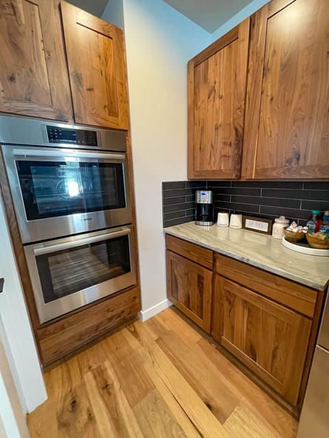 Double gourmet ovens