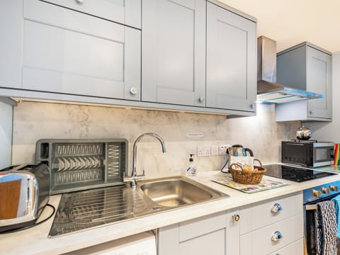 Kitchen | Island Views, Ulva Ferry