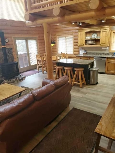 Enjoy the open floor plan with living area, dining area and kitchen that's great for spending time together.