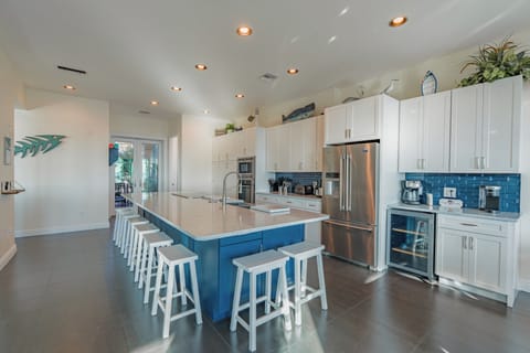 Perfect for casual meals, morning coffee, or gathering  family.