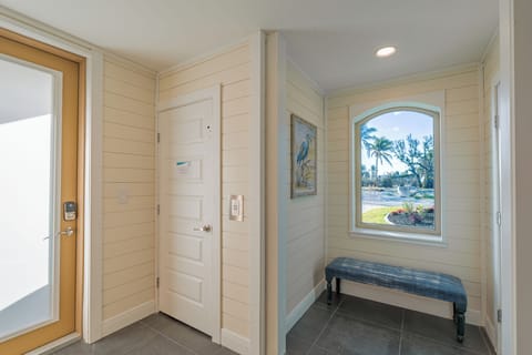 Entryway and elevator location