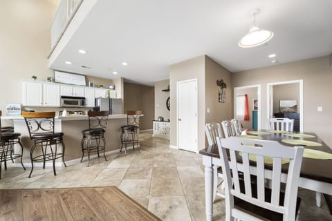 Dining area and breakfast bar