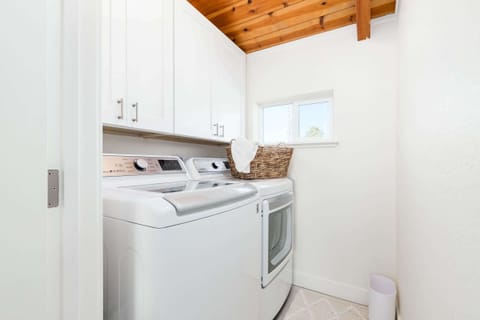 Laundry room (upstairs)