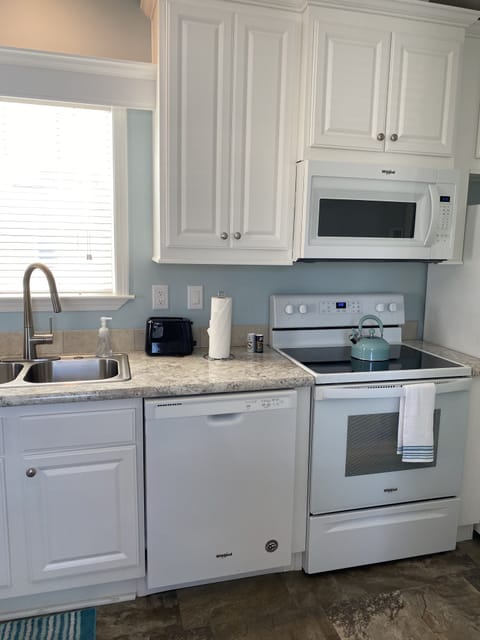 Oven, microwave, dish washer...