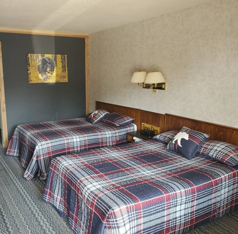 Basic Room Configuration
2 full beds
Queen & King rooms available