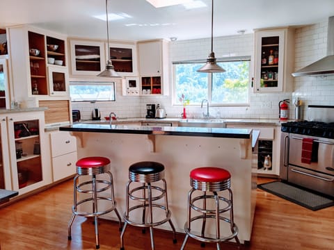 Upper Level - Fully Equipped Ktchen