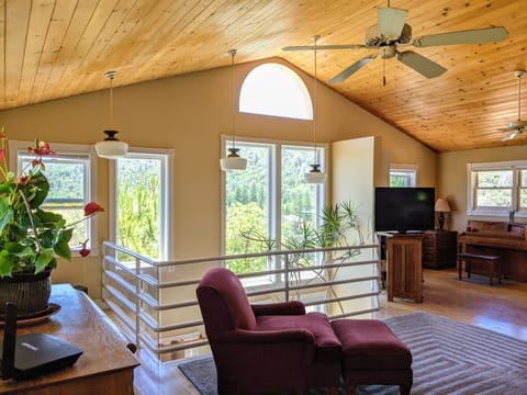 WELCOME TO CASA EL CAPITAN! Gorgeous views, near yosemite, walk to town