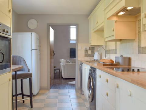 Kitchen/diner | Tynval, Bronwydd Arms