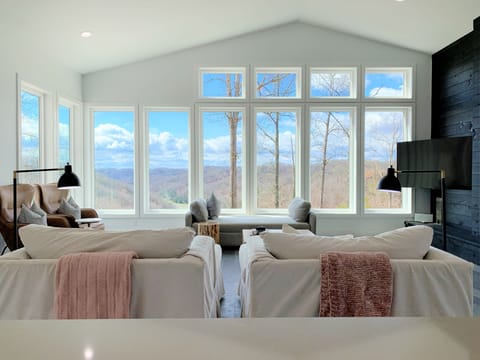 Your stress from day-to-day immediately goes away when you walk into this space!