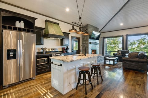 41C9BF16-B92C-4DA5-9D2D-F1FD11959C21_1_201_a