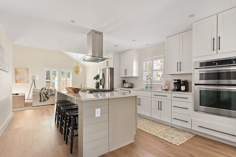 Wishing Well | 10 Minute Drive To The Beaches!