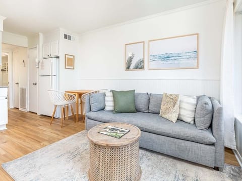 Living Room w. Sleeper Sofa