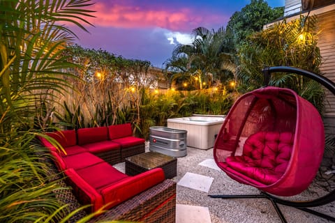 Enjoy your own Tropical Outdoor Oasis!