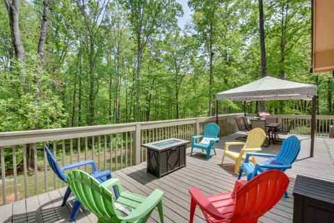 Lavonia Vacation Rental | 1BR | 1BA | 1,390 Sq Ft | 2-Story Cabin