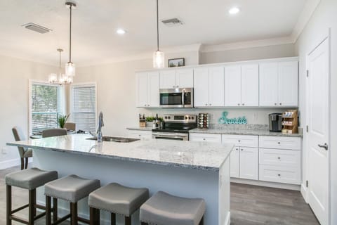 Kitchen with Eating Bar